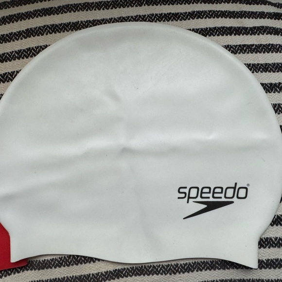 SPEEDO Elastomeric Solid White & Red Swim Cap One Size Unisex youth 6-14 No Snag - Picture 2 of 4